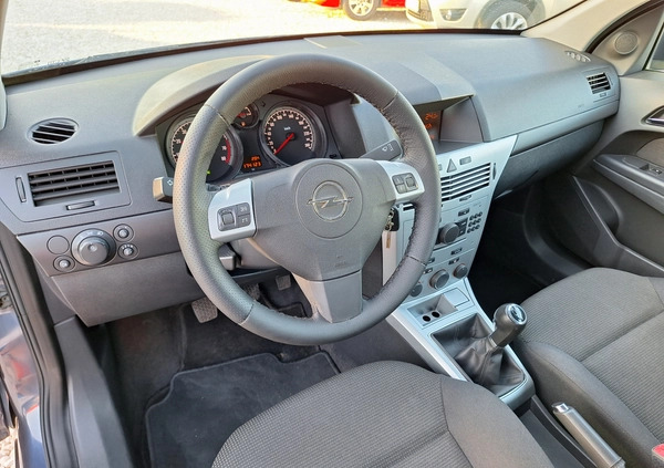 Opel Astra cena 14999 przebieg: 174100, rok produkcji 2009 z Śrem małe 352